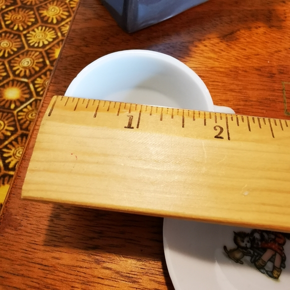 Vintage Japan Miniature Ceramic Tea Cup and Saucer Girl in Big Hat with Kitties - Picture 15 of 16